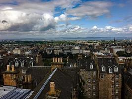 una vista di edimburgo in scozia foto