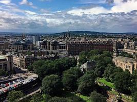 una vista di edimburgo in scozia foto