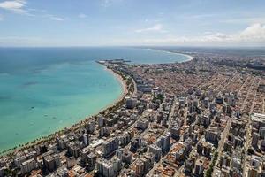 veduta aerea delle spiagge di maceio, alagoas, regione nord-orientale del brasile. foto