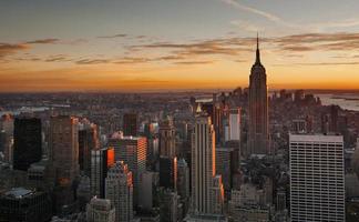 Midtown Manhattan skyline al tramonto