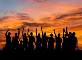 silhouette persone felici. foto