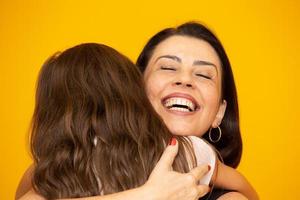 concetto di festa della mamma. concetto di festa della mamma. madre e figlia foto