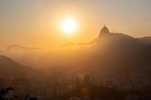 Vista del pan di zucchero, del corcovado e della baia di guanabara, rio de janeiro, brasile foto