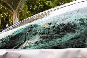 incidente di rottura del parabrezza. foto