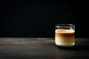 bicchiere di caffè latte, caffè con latte foto
