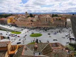 vista dall'alto della colorata città romana di Segovia in Spagna foto