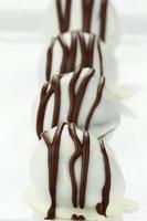 tartufi al cioccolato bianco foto