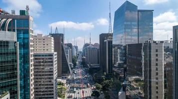 sao paulo, brasile, maggio 2019 - veduta aerea di avenida paulista foto