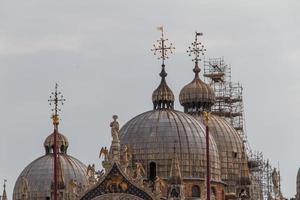 san marco basilica, cattedrale, chiesa statue mosaici dettagli palazzo ducale venezia italia foto