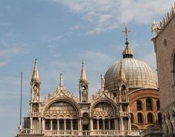 san marco basilica, cattedrale, chiesa statue mosaici dettagli palazzo ducale venezia italia foto