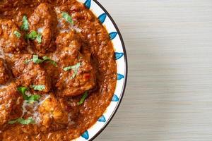 pollo tikka masala cibo piccante a base di carne al curry foto