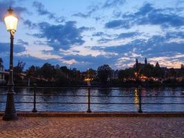 la città di maastricht sul fiume maas foto