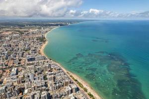 veduta aerea delle spiagge di maceio, alagoas, regione nord-orientale del brasile. foto