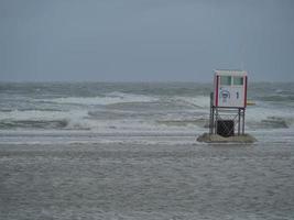 cravatta estiva presso la spiaggia di juist foto