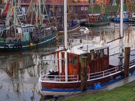 greetsiel sulla costa tedesca del mare del nord foto