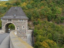 lago vicino a waldeck in germania foto