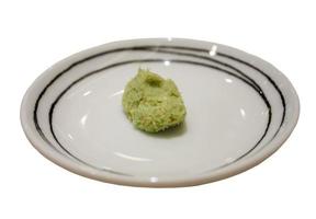 ciotola con wasabi sul tavolo foto
