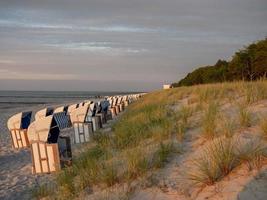 tramonto sulla spiaggia di Ofzingst foto