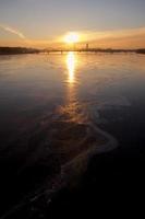 fiume Daugava ghiacciato foto