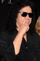 los angeles, 4 settembre - gene simmons, shannon tweed alla prima mondiale delle suore al teatro cinese tcl imax il 4 settembre 2018 a los angeles, ca foto