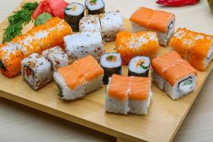 set di sushi giapponese foto