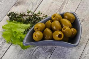 grandi olive verdi foto
