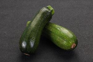 zucchine mature crude foto