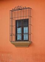 finestra recintata spagnola foto