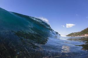acqua blu dell'onda dell'oceano foto