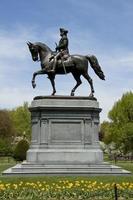 Statua di George Washington nei giardini pubblici