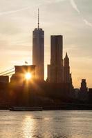 Manhattan e il ponte di Brooklyn a New York al tramonto negli Stati Uniti