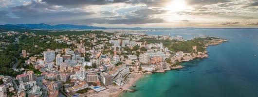 vista aerea sull'isola di maiorca, porto e mare, città palma-de-mallorca. foto