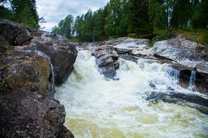 scene colorate di montagna in Norvegia. bellissimo paesaggio della norvegia, scandinavia. paesaggio montano della Norvegia. natura in estate. foto