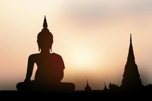 grande buddha silhouette sfondo tramonto.makha bucha day.vesak day.asanha bucha.buddista prestato. foto