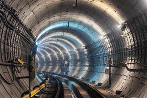 nuovo tunnel della metropolitana foto