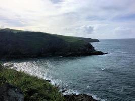 una vista della costa della Cornovaglia a Port isaac foto