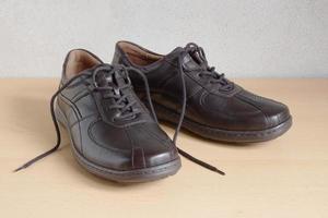 scarpe da uomo marrone scuro