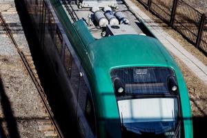 treno ad alta velocità. ferrovia foto