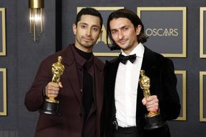 los angeles 27 marzo - riz ahmed, aneil karia al 94° premio dell'accademia al teatro dolby il 27 marzo 2022 a los angeles, ca foto