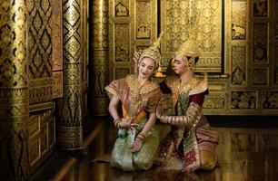 khon, è una danza thailandese classica in maschera. fatta eccezione per questi due personaggi che non indossavano maschere. foto