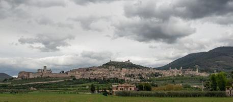 assisi città sulle colline foto