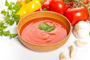 zuppa di pomodoro fresca foto