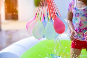 palloncini d'acqua colorati foto