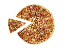 pizza con verdure e peperoni