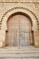 porta della kasbah degli udaya a rabat, marocco foto
