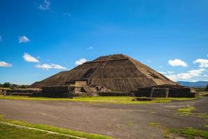 piramide del sole a teotihuacan, patrimonio mondiale dell'unesco del messico foto