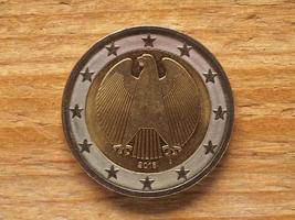 Moneta da 2 euro raffigurante l'aquila federale, valuta della germania, eu foto