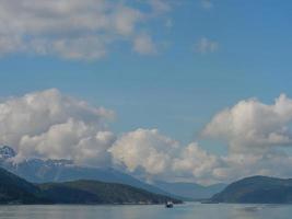 il piccolo villaggio eidfjord nell'hardangerfjord norvegese foto