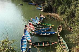 ruderboote auf dem pokhara vedi foto
