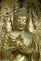 buddha in atteggiamento benedicente foto